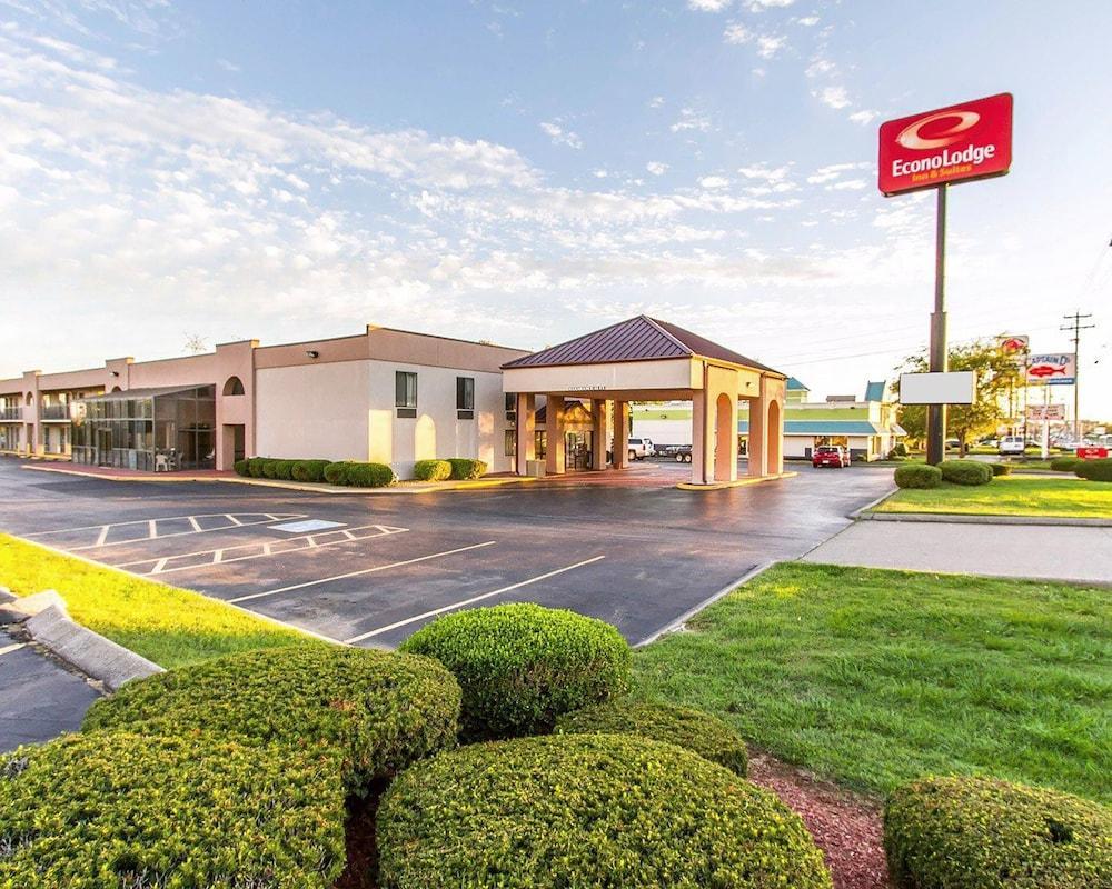 Econo Lodge&suites 3*
