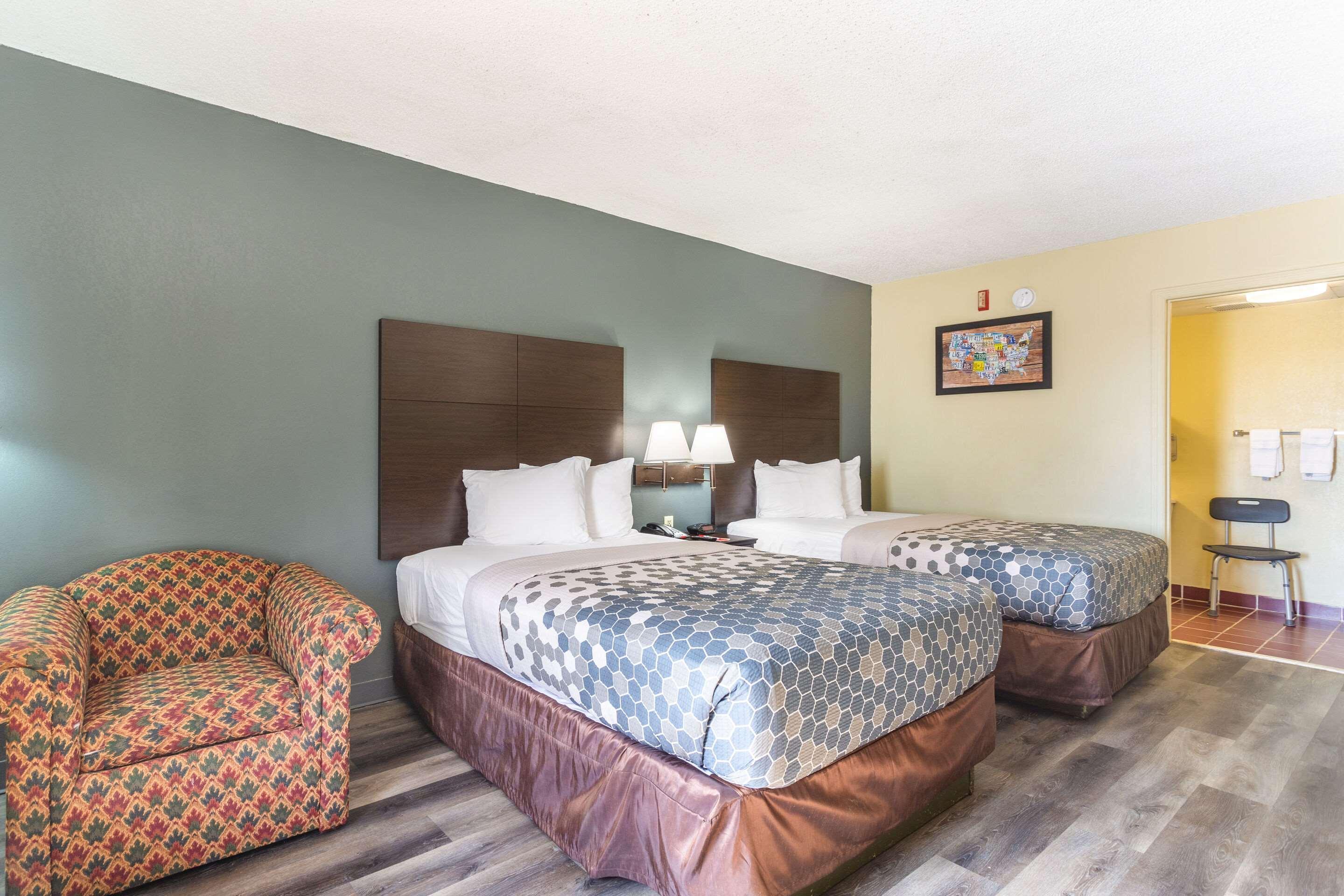 Econo Lodge&suites Motel