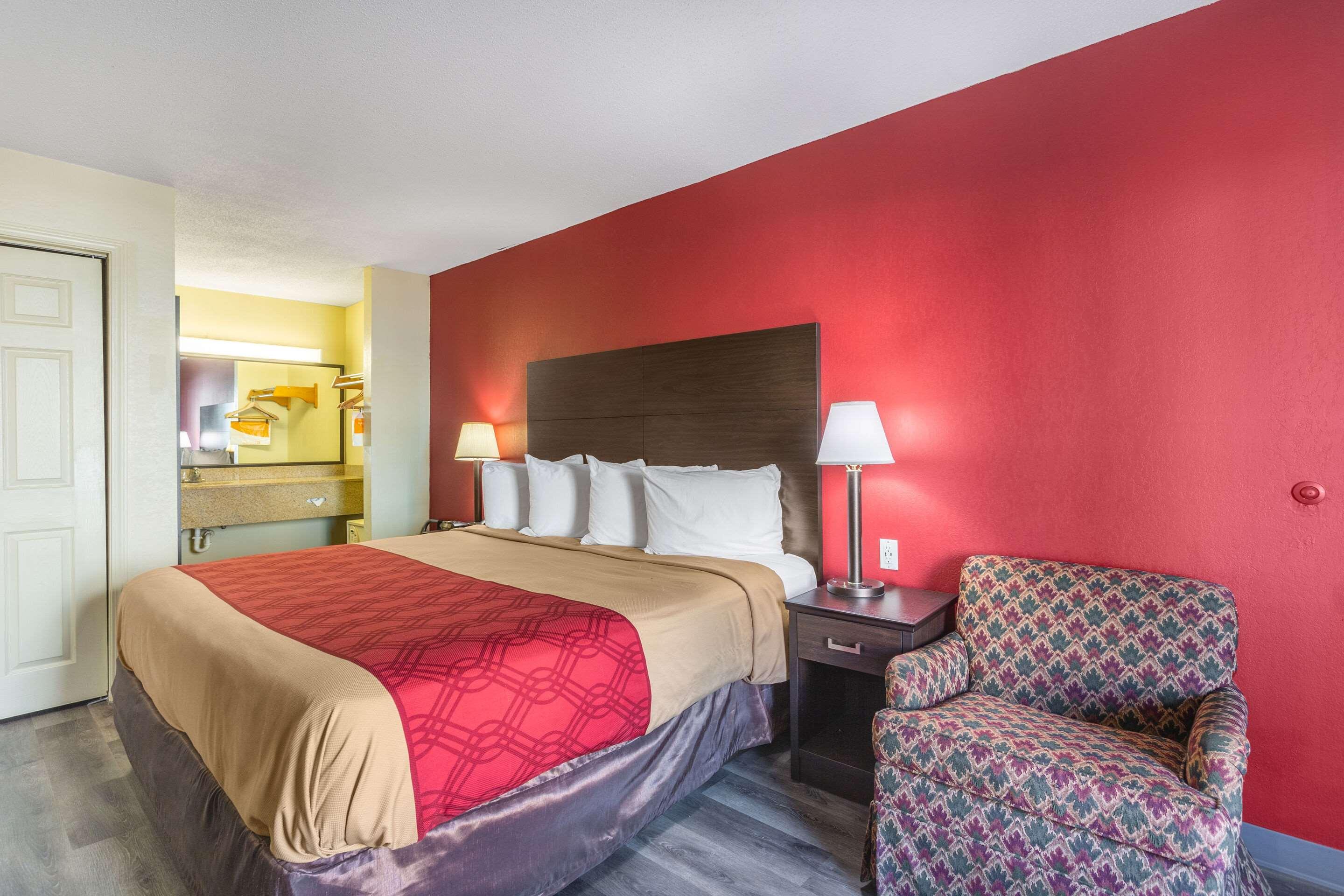 Econo Lodge&suites 3*