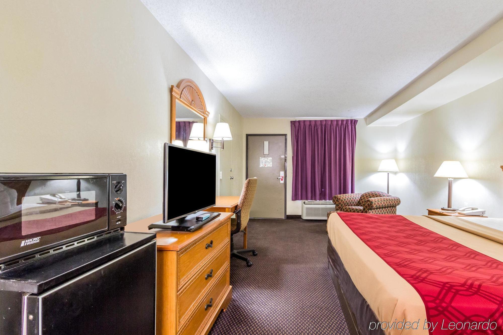 Econo Lodge&suites Clarksville