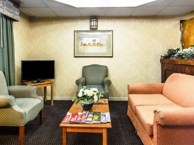 Econo Lodge&suites Clarksville