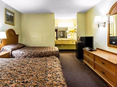 Econo Lodge&suites