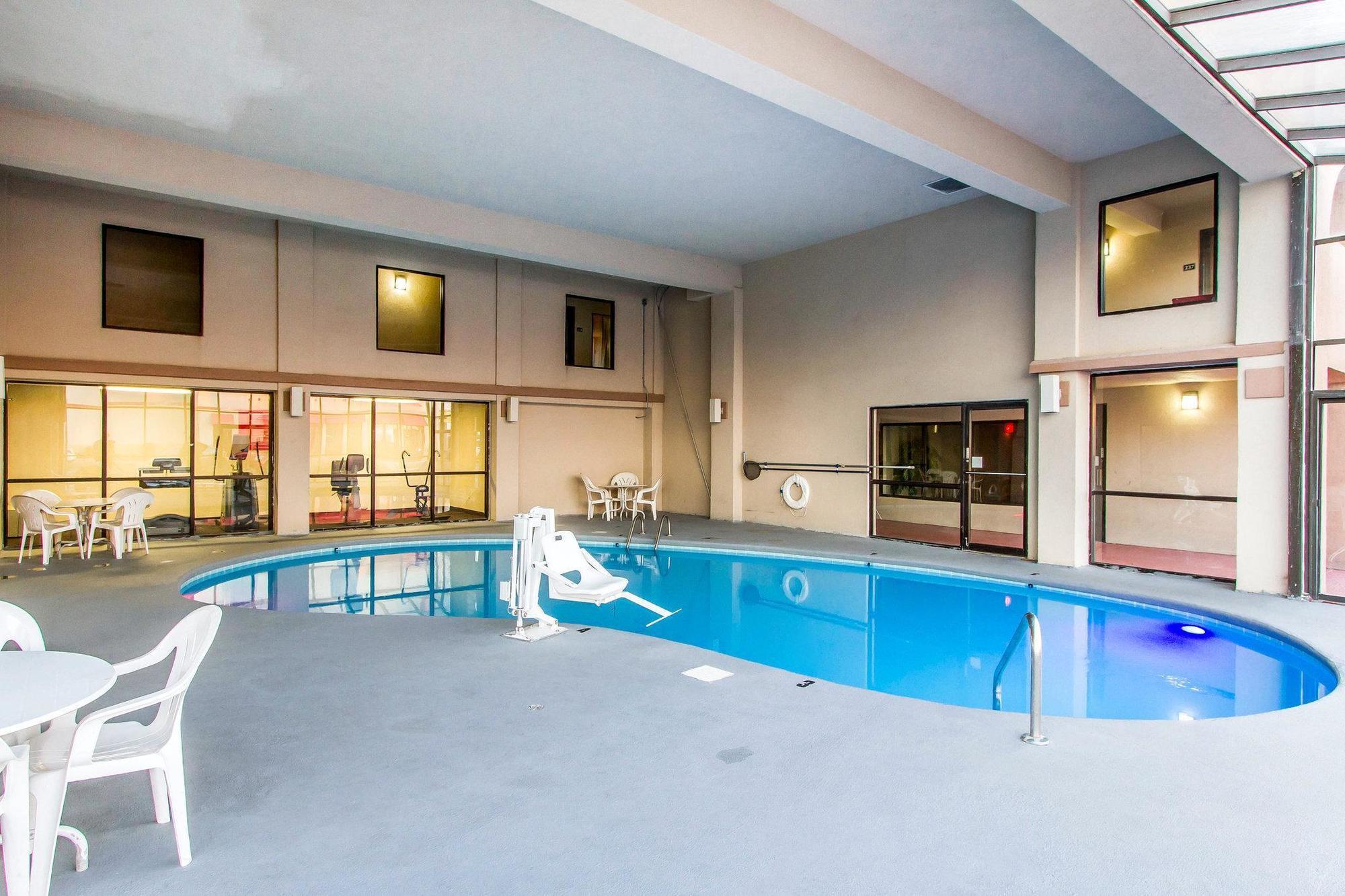 Econo Lodge&suites Motel