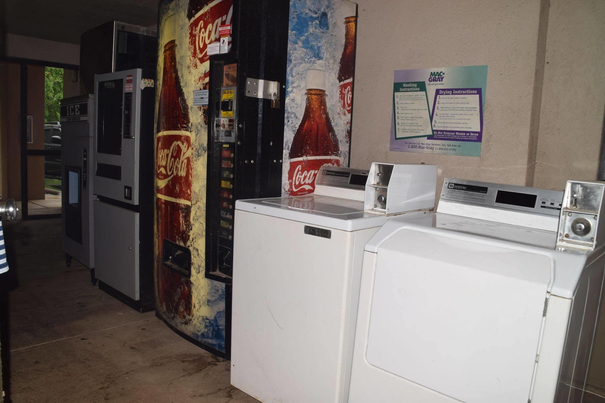 Econo Lodge&suites Motel