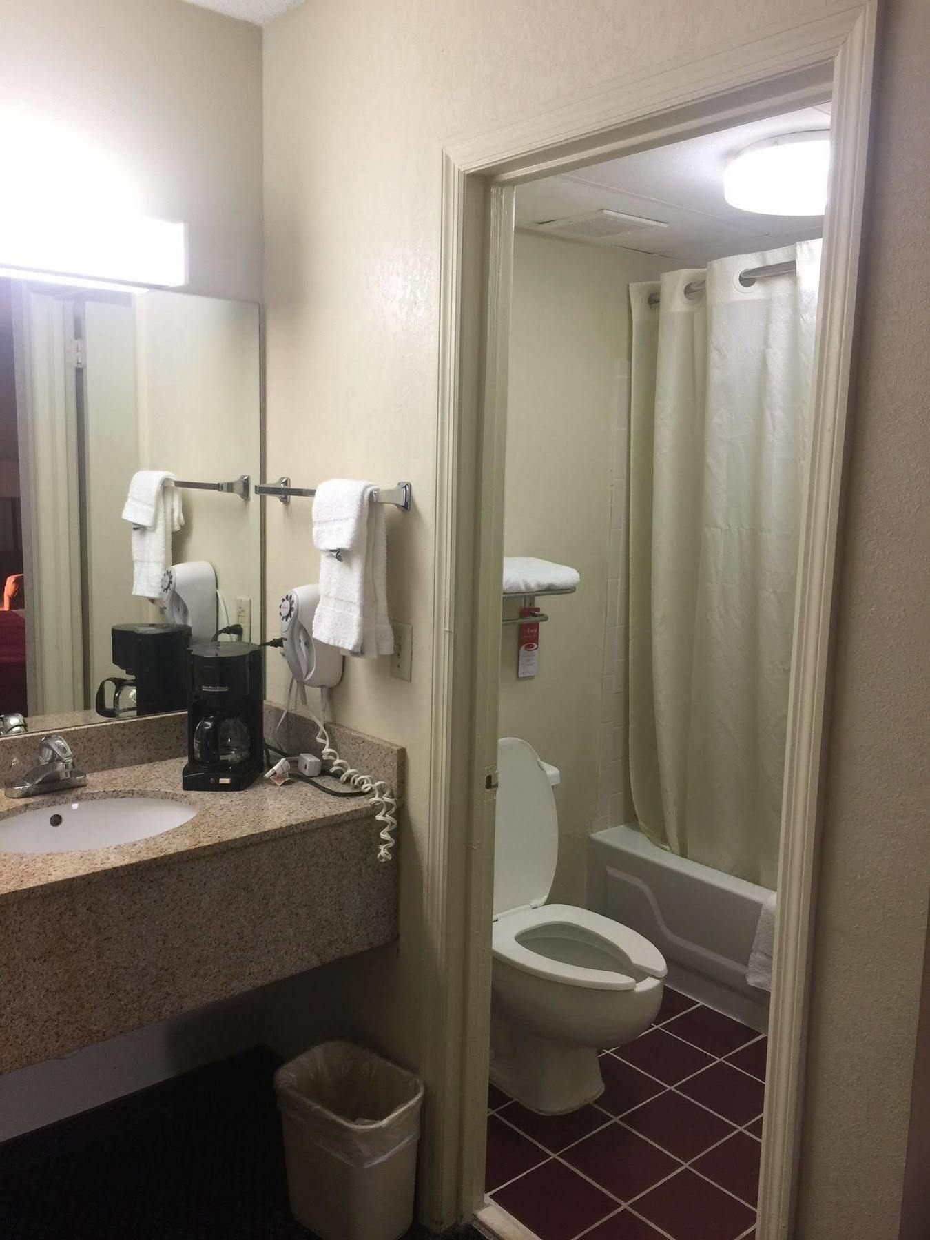 Econo Lodge&suites Motel Clarksville